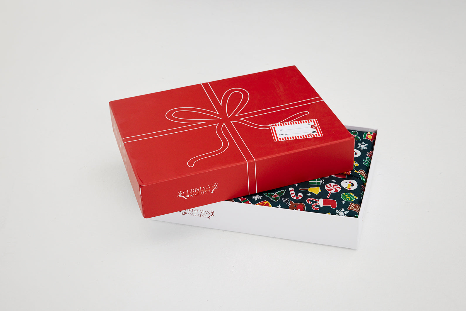 Un pacco rosso aperto.